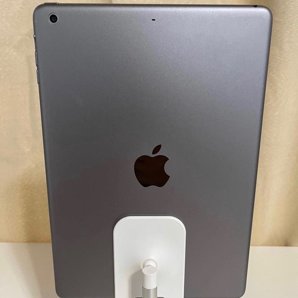 iPad Air 1st Gen wifi 32 GB Silver - Picture 6 of 6